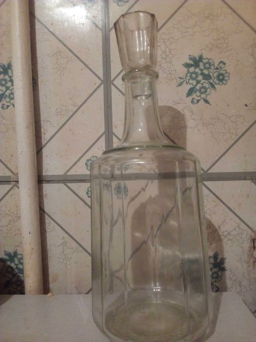 продам графин 2 х литровый