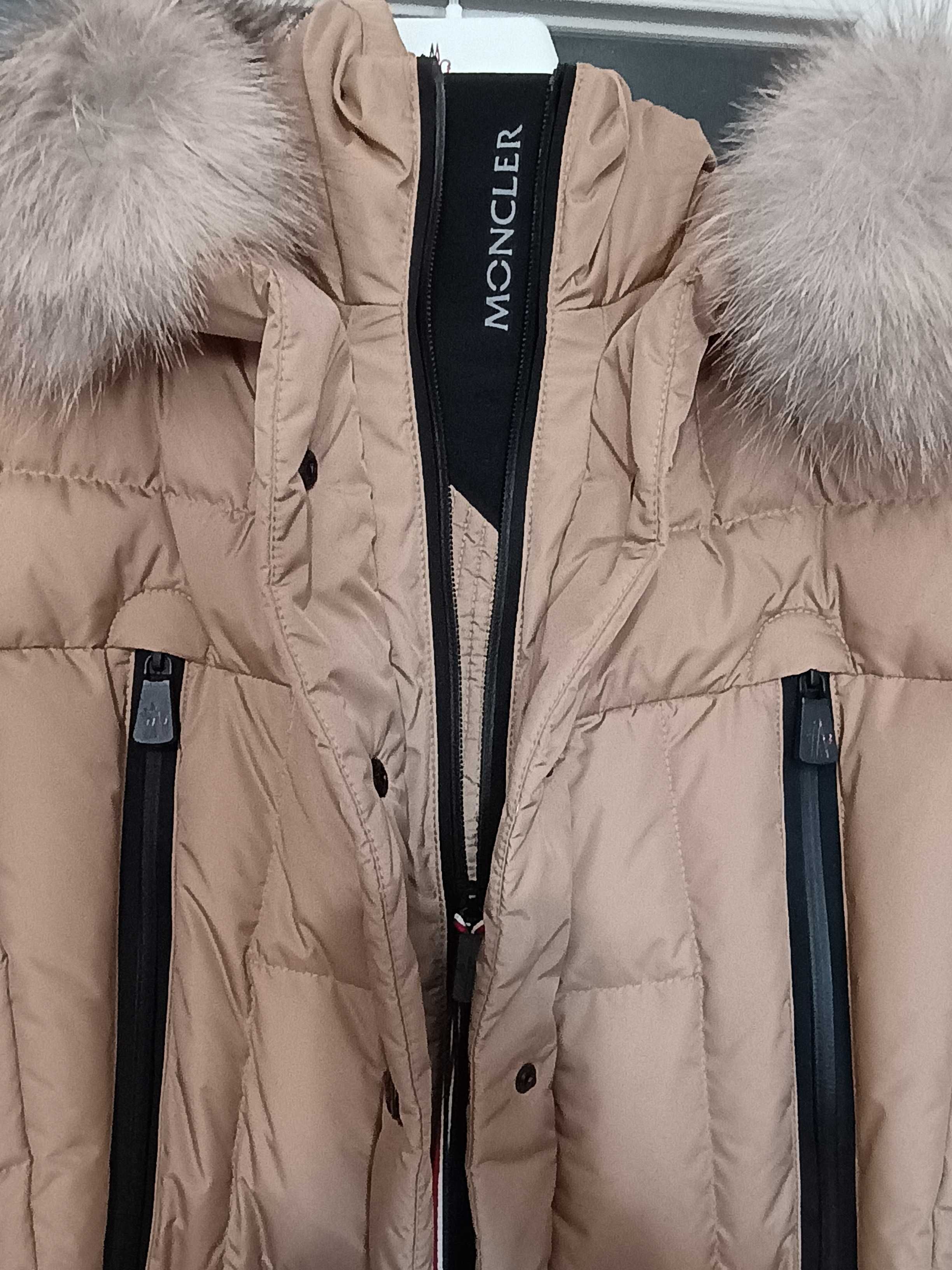 Geacă de iarnă Moncler originală pentru femei
