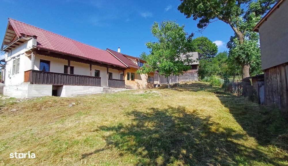 Casa Traditionala + Casa noua la tara langa Cluj. Teren 2000mp