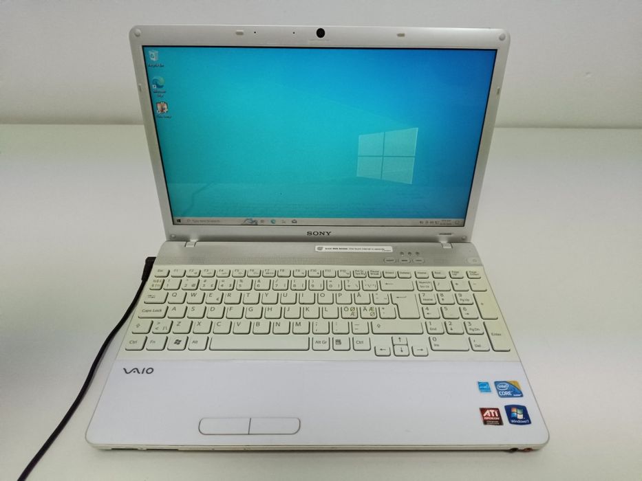 Laptop ieftin Sony – i3 , 4 GB RAM, SSD 128 GB , Radeon , Windows 10