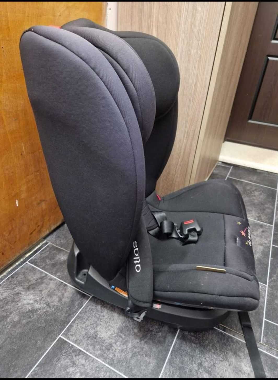 Детско столче за кола.