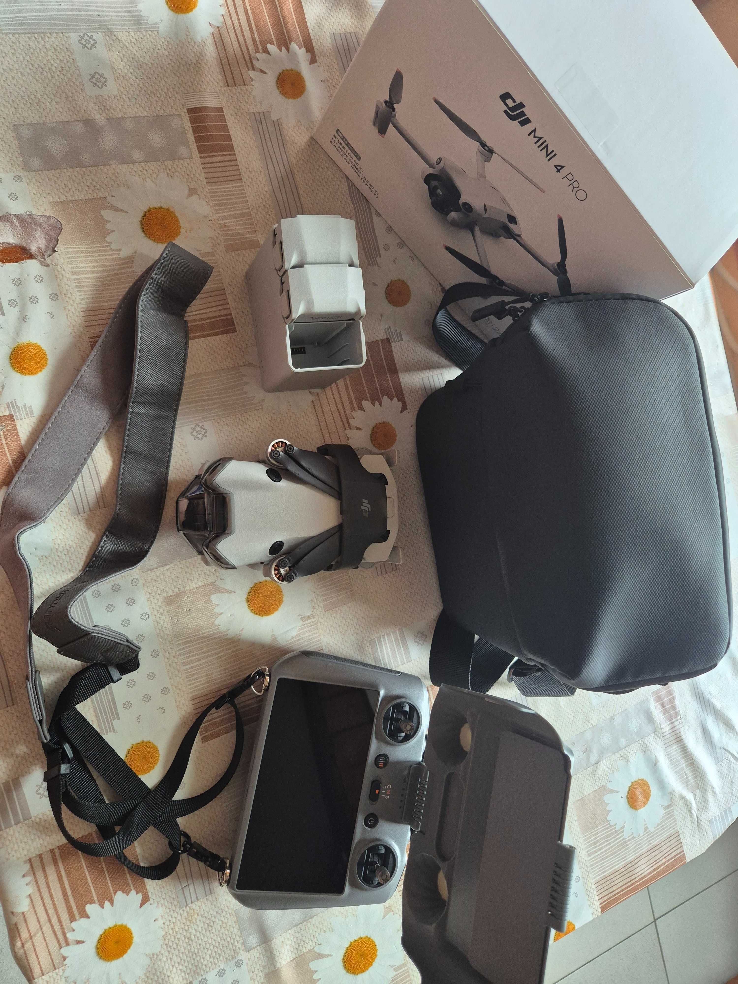 DJI Mini 4 pro fly more combo