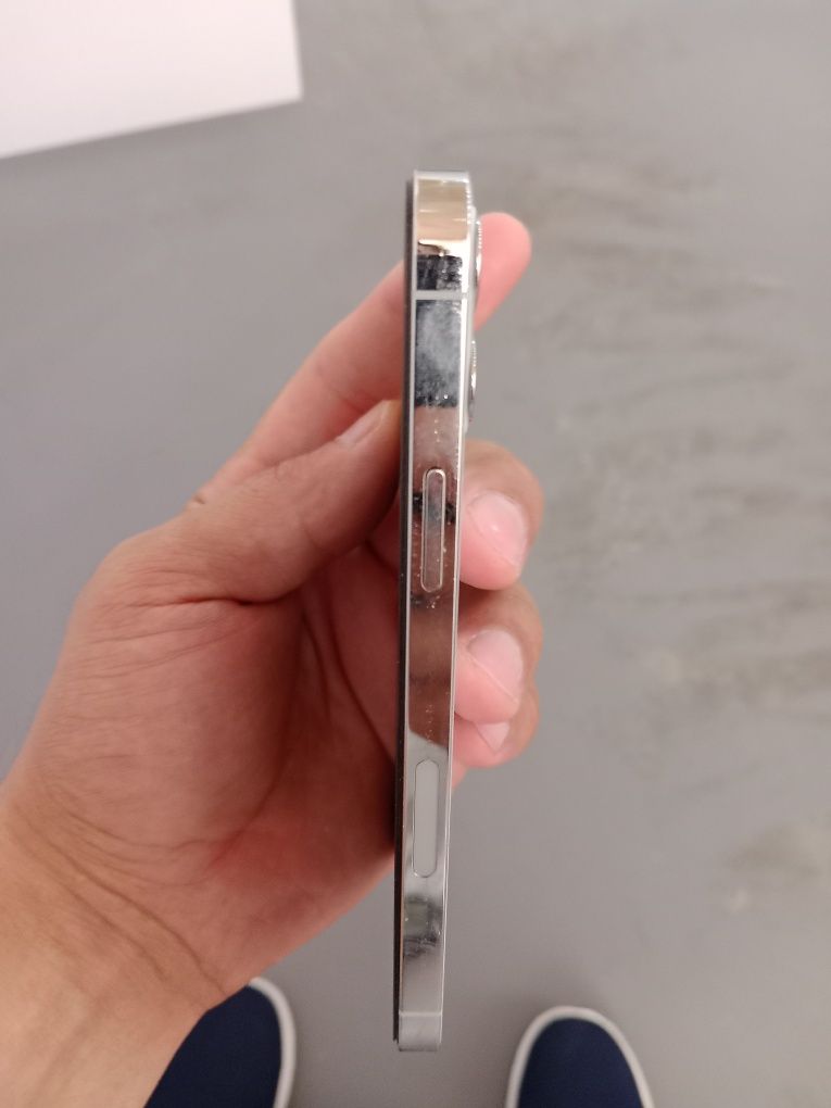 Iphone 12 pro holati ideal
