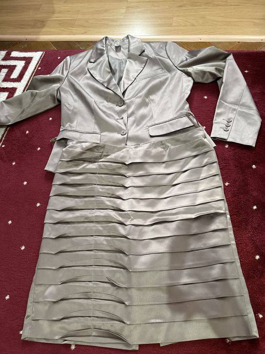 Costumas elegant pt ocazie!