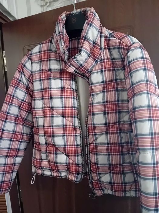 Дамско яке неносено  15лв