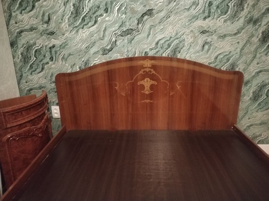 Продаётся спальная кровать