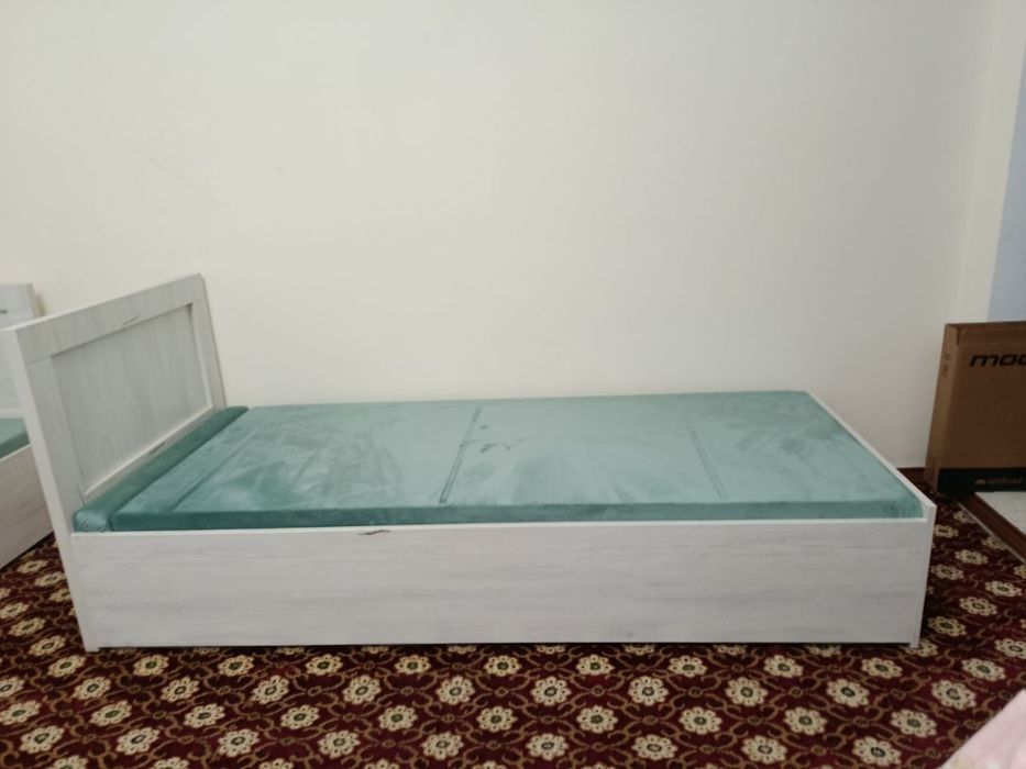 Спальный кровать