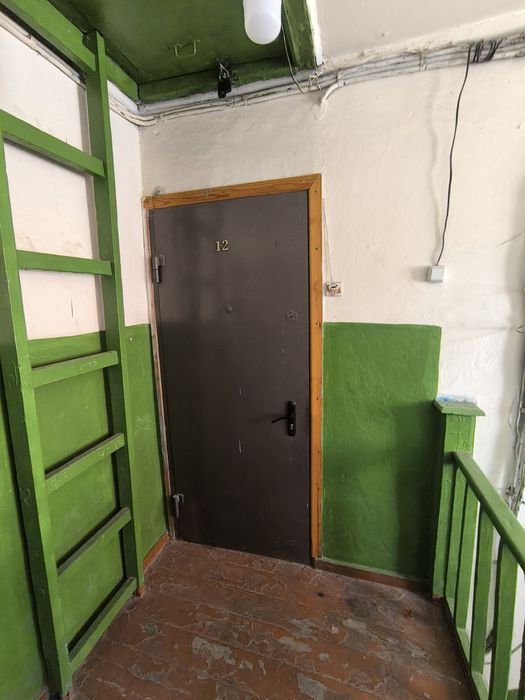 3 ком квартиру Сергели Спутнике в ЯНГИХОЁТСКАМ районе в деревянном дом