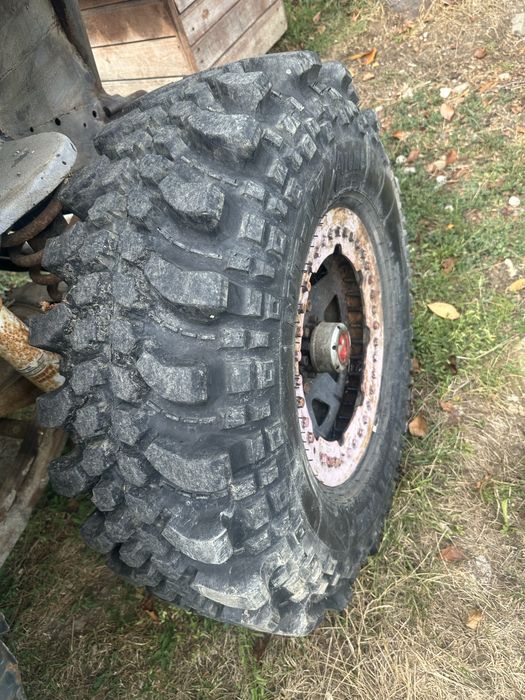 5 roti Silverstone 35/10.5/16 cu jante beadlock