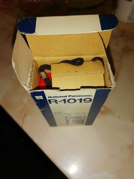 Mașina veche de cusut Monica