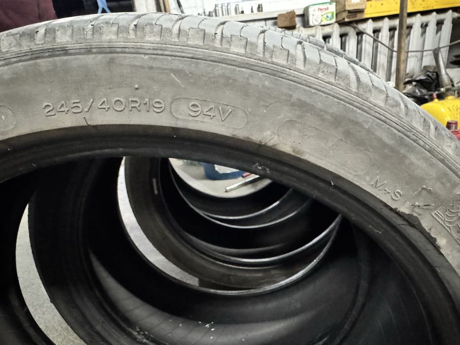 Продам летние шины Michelin 245/40/19