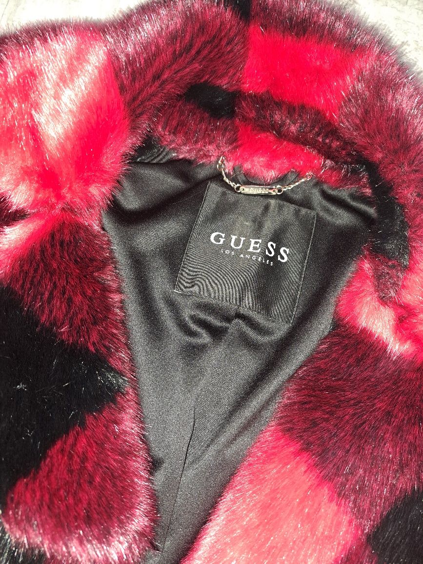 Палто Guess -еко косъм