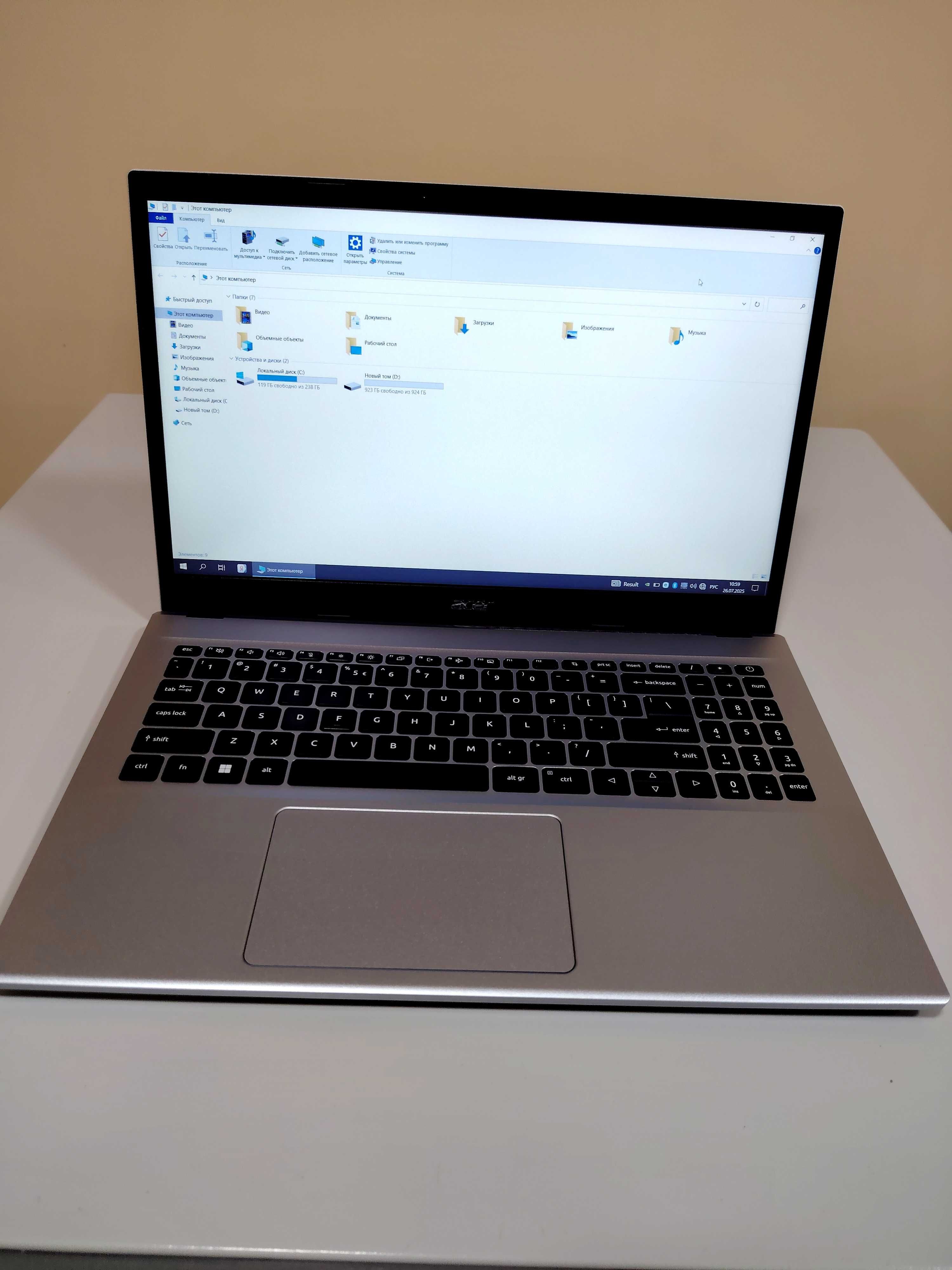 Noutbook sotiladi xolati yangidek. Acer core i7. 12 avlod.
