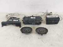 Amplificator Audio Cu Subwoofer Si Unitate Radio Mazda  3 BK 2003 2004