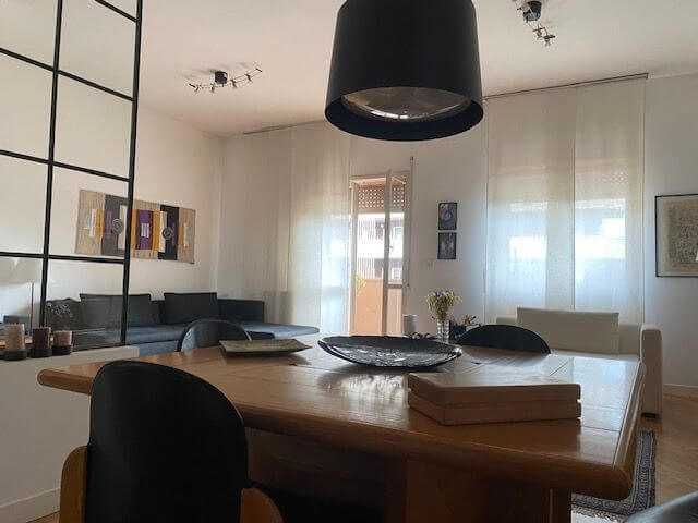 Дава се под наем Двустаен апартамент в София, Център - 65 кв.м за 408 € - Снимка #1