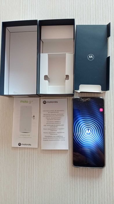 Motorola G72 256 GB със счупен екран + подарък гръб и адаптер