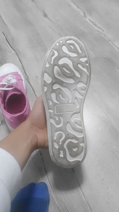 Papuci Barbie tip slide on, roz si alb.