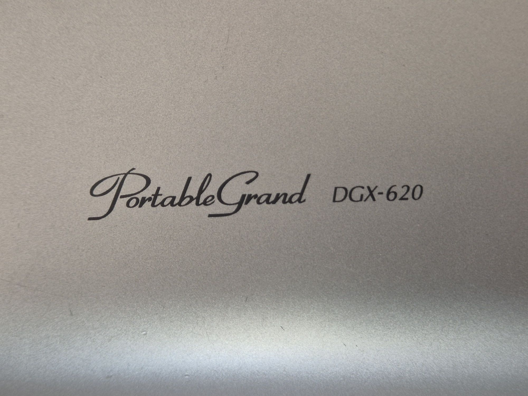 Yamaha Portable Grand DGX -620