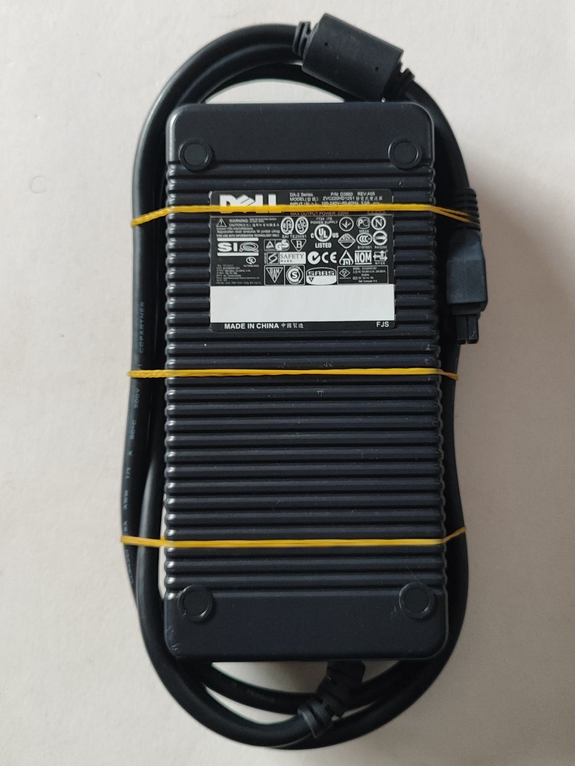 Оригинално зарядно DELL 12V / 18A / 220W 8 PIN