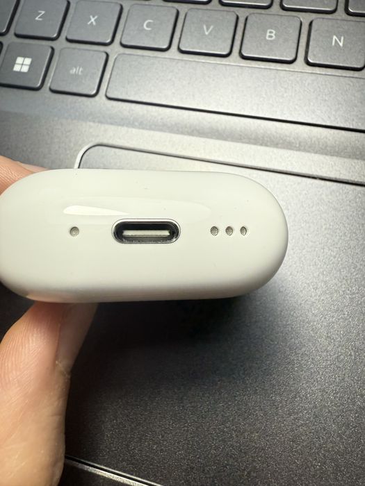 Airpods 4 Active Noise Cancellation