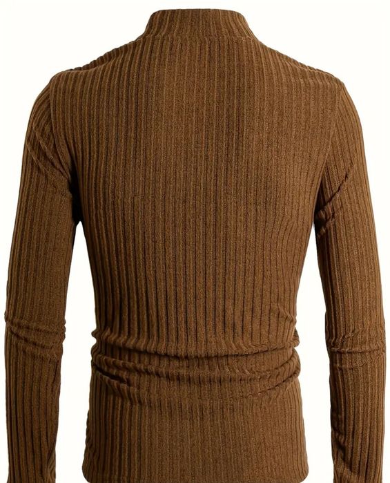 Топъл мъжки пуловер