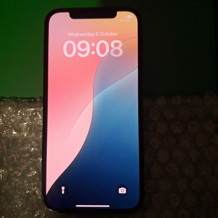 Продавам APPLE Iphone 12 128 GB !