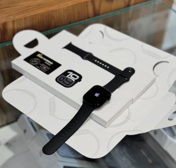 Смарт часовник Apple Watch S10