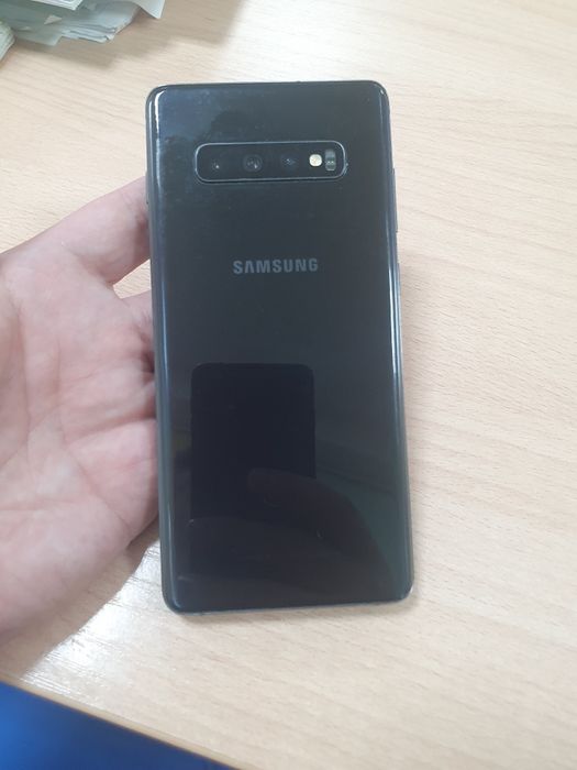 Самсунг s 10 plus