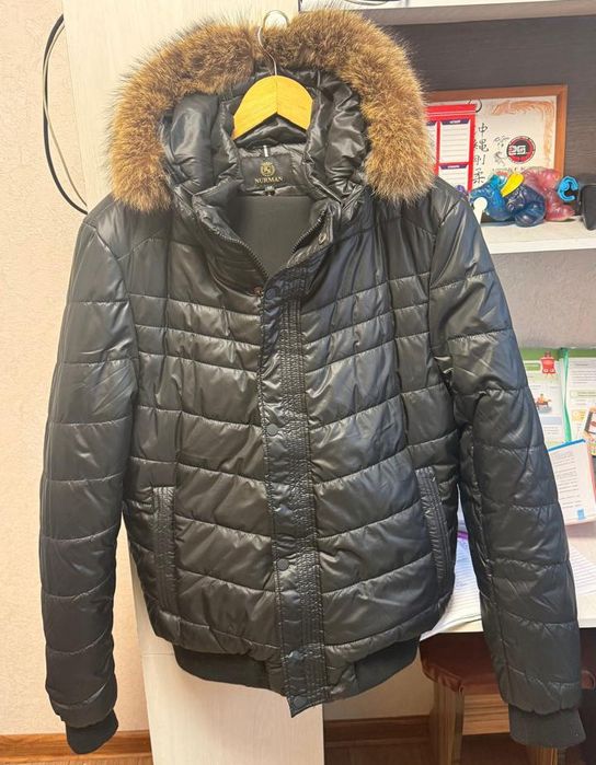 Продам мужскую зимнюю теплую куртку на верблюжем пуху