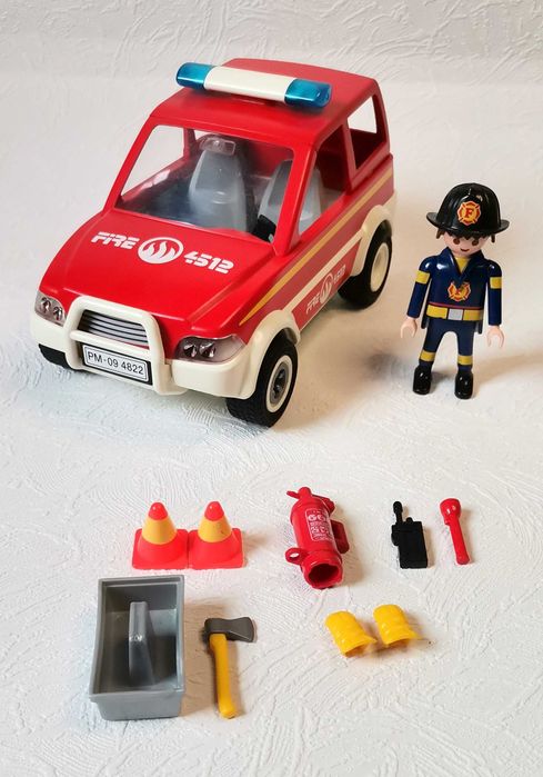Playmobil 4822 Masina sef pompieri Fire Chief and Car