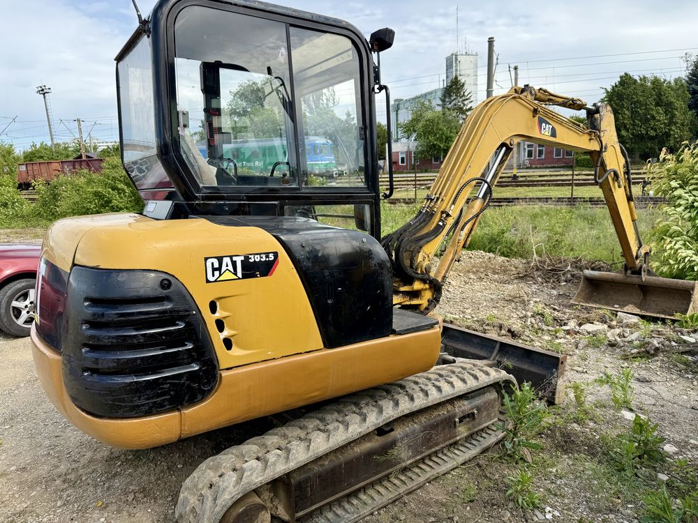 Miniexacavator Caterpillar 303.5 / 3630 kg / reconditionat complet