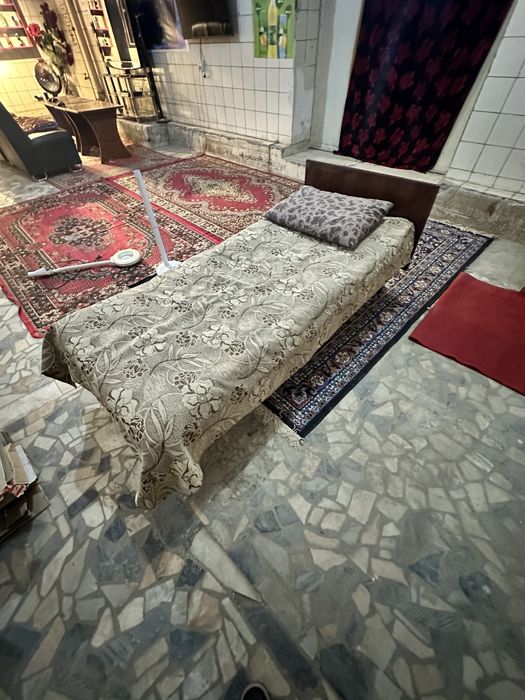 Диван сотилади однаспалная