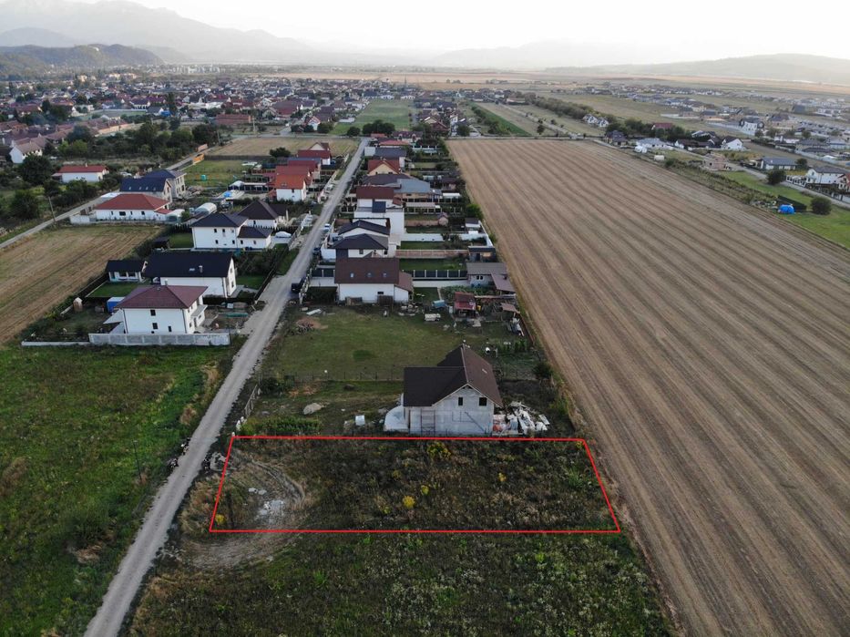 Teren de vanzare cu utilitati, 770 MP