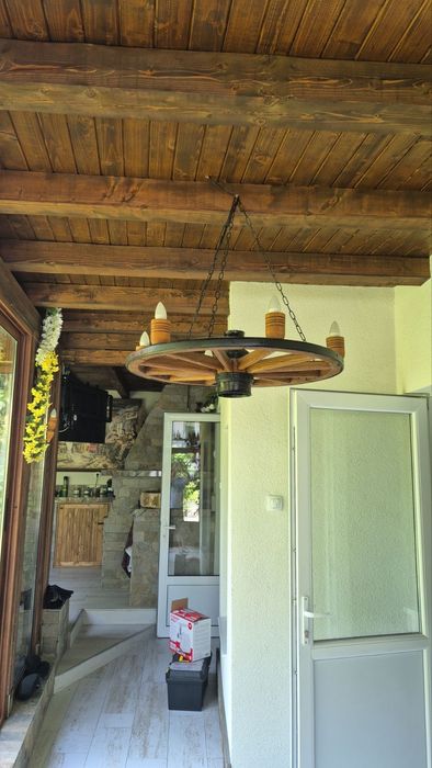 Полилеи , осветление от  колела от каруца с ръчно изработени чашки