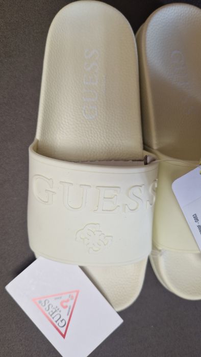 Чехли Guess оригинални
