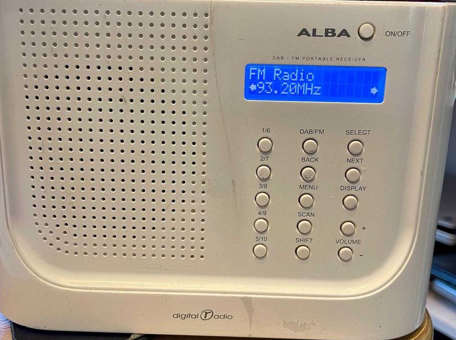 Radio portabil ALBA DAB/FM – funcțional – 100 lei