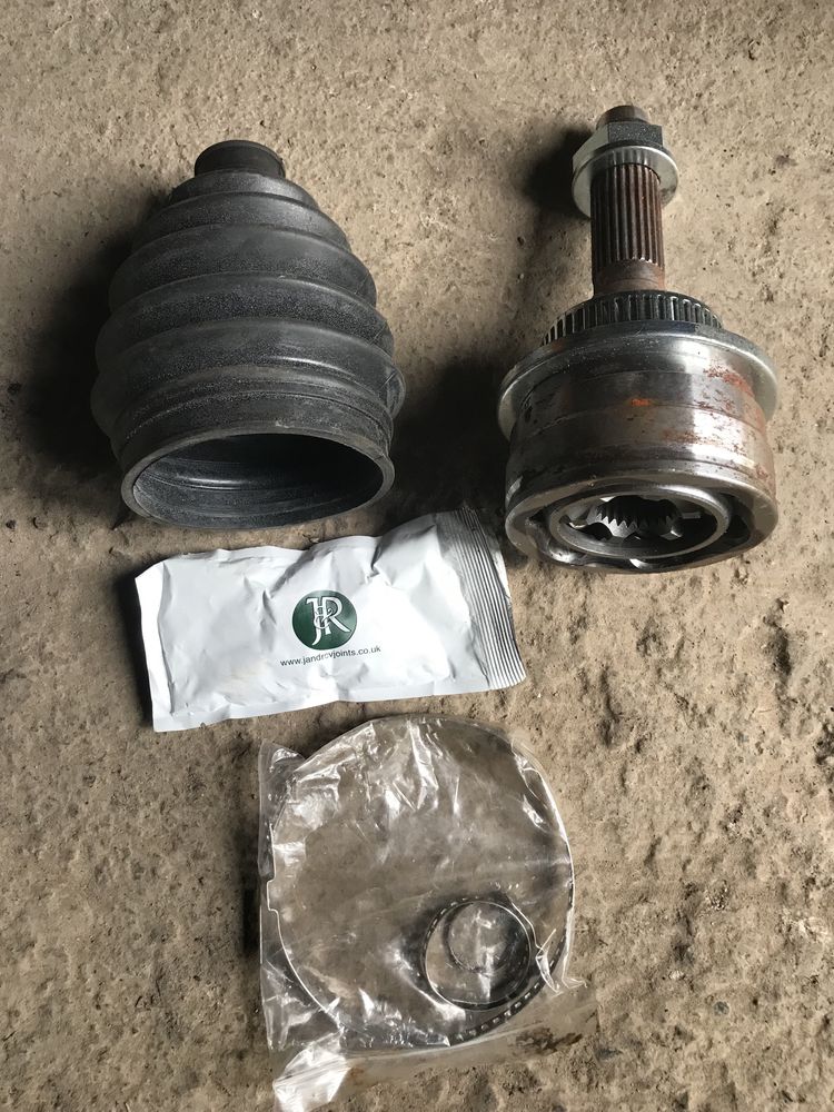 Pivoti ,capuri planetara noi Ford Ranger, Mazda