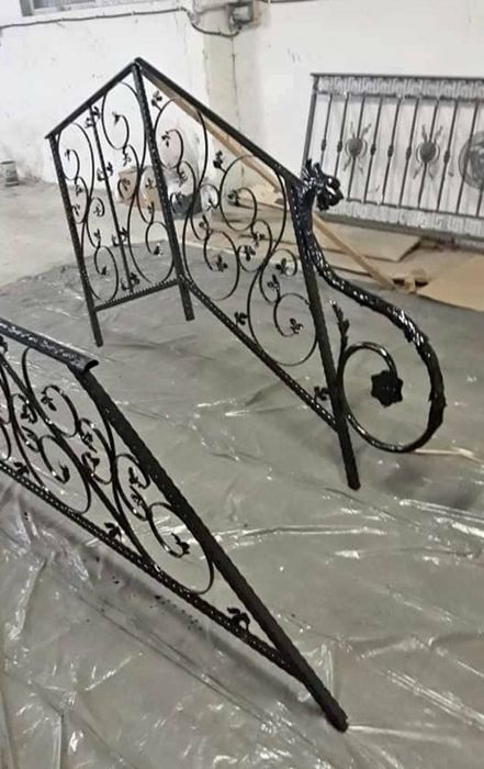 Porți garduri din fier forjat