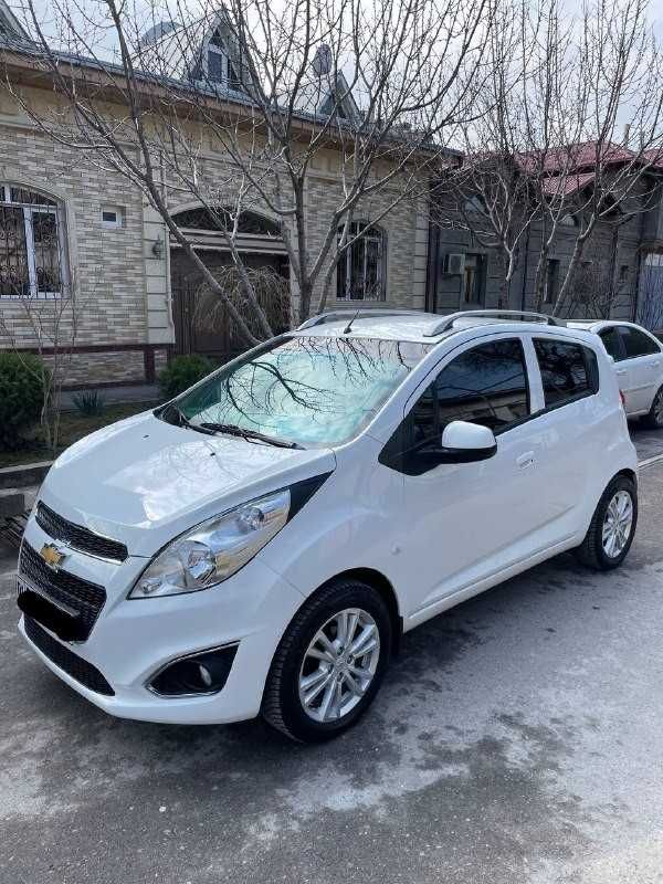 Продаю Chevrolet Spark 2011 г.в. автомат