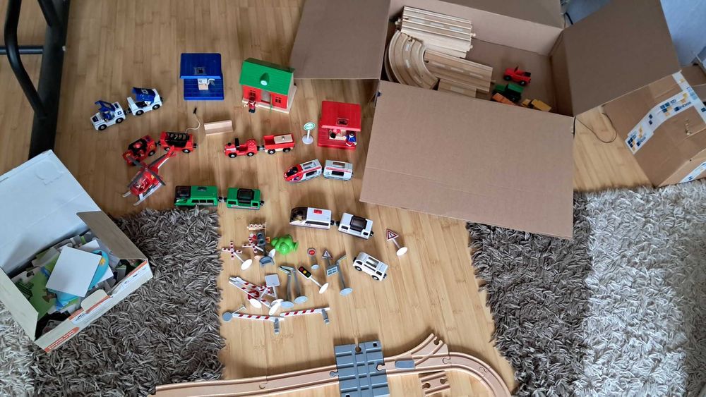 Set trenulete si masinute lemn cu accesorii