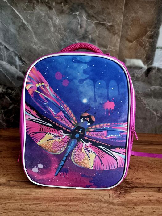 Продам рюкзак для девочки