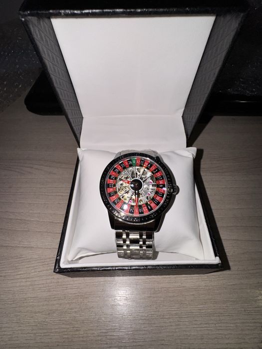 Часы ввиде рулетки