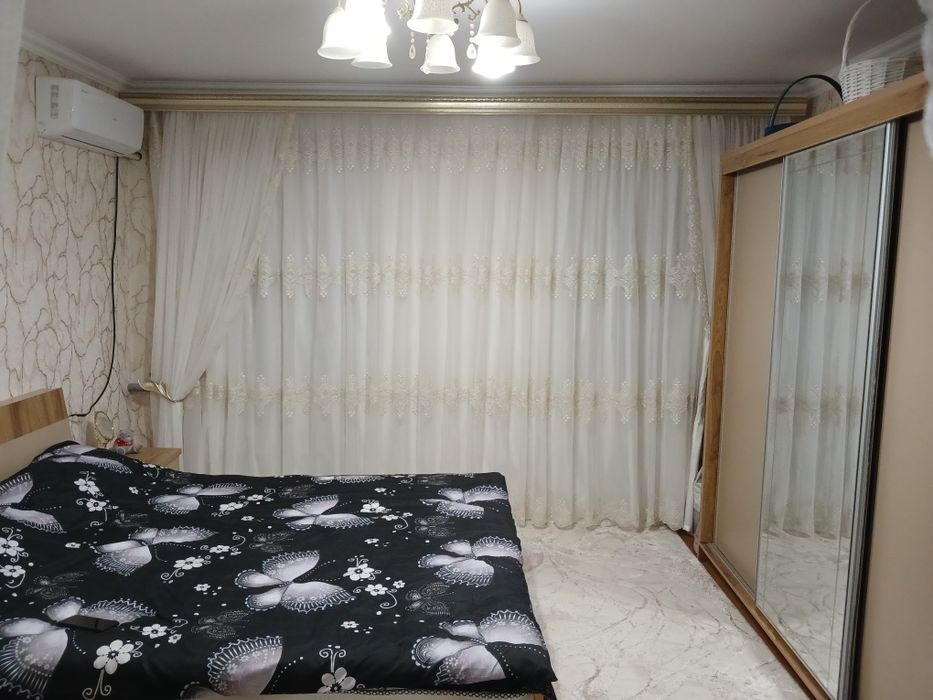 Yangi ta'mirdan chiqqan juda qulay hududdagi fayzli hovli uy sotiladi