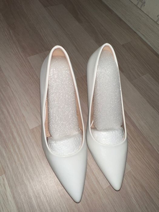 Продам новые туфли