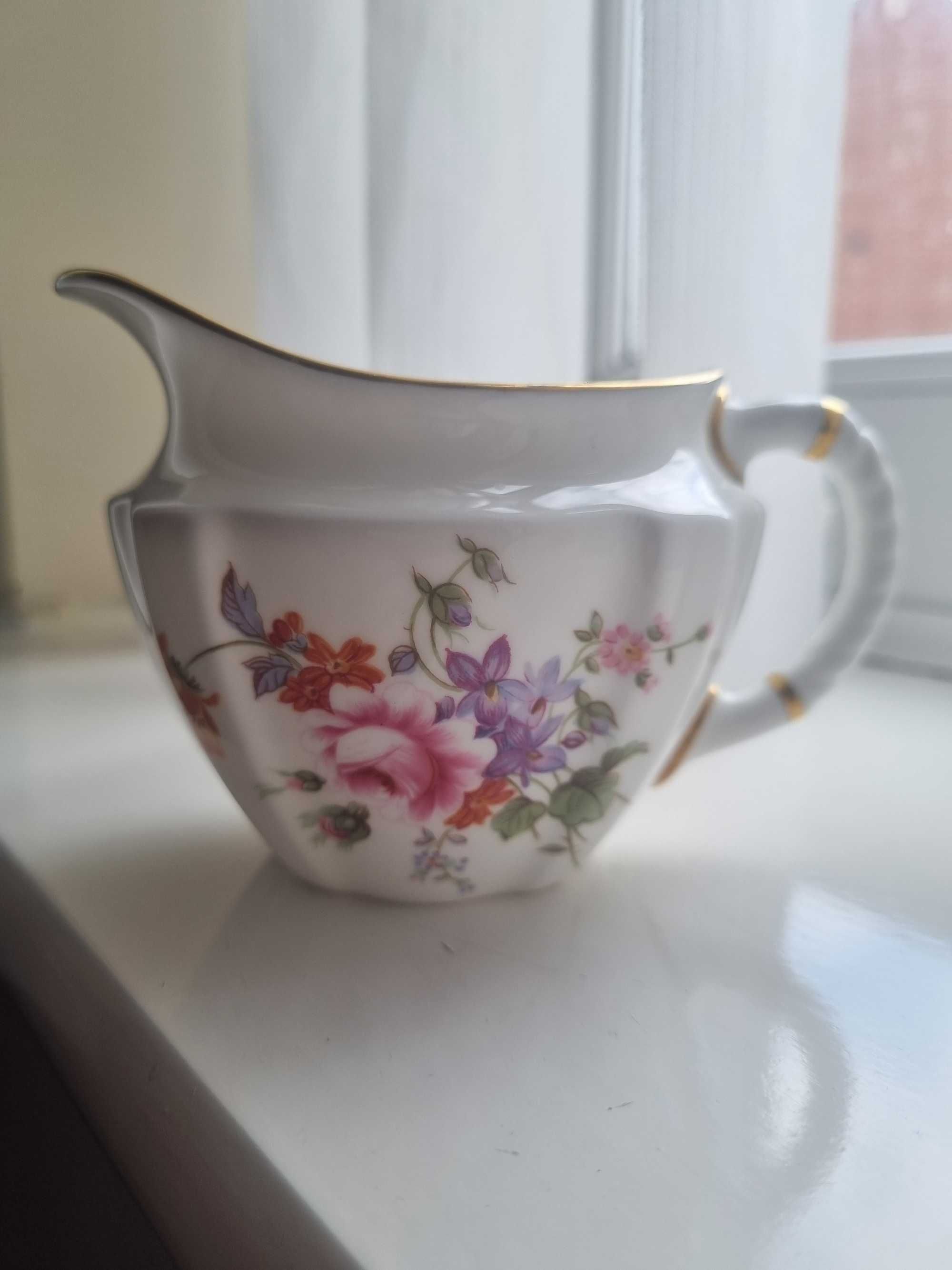 Порцеланова каничка Royal  Crown Derby