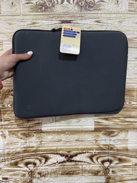 Чанти и калъфи за лаптопи в различни размери