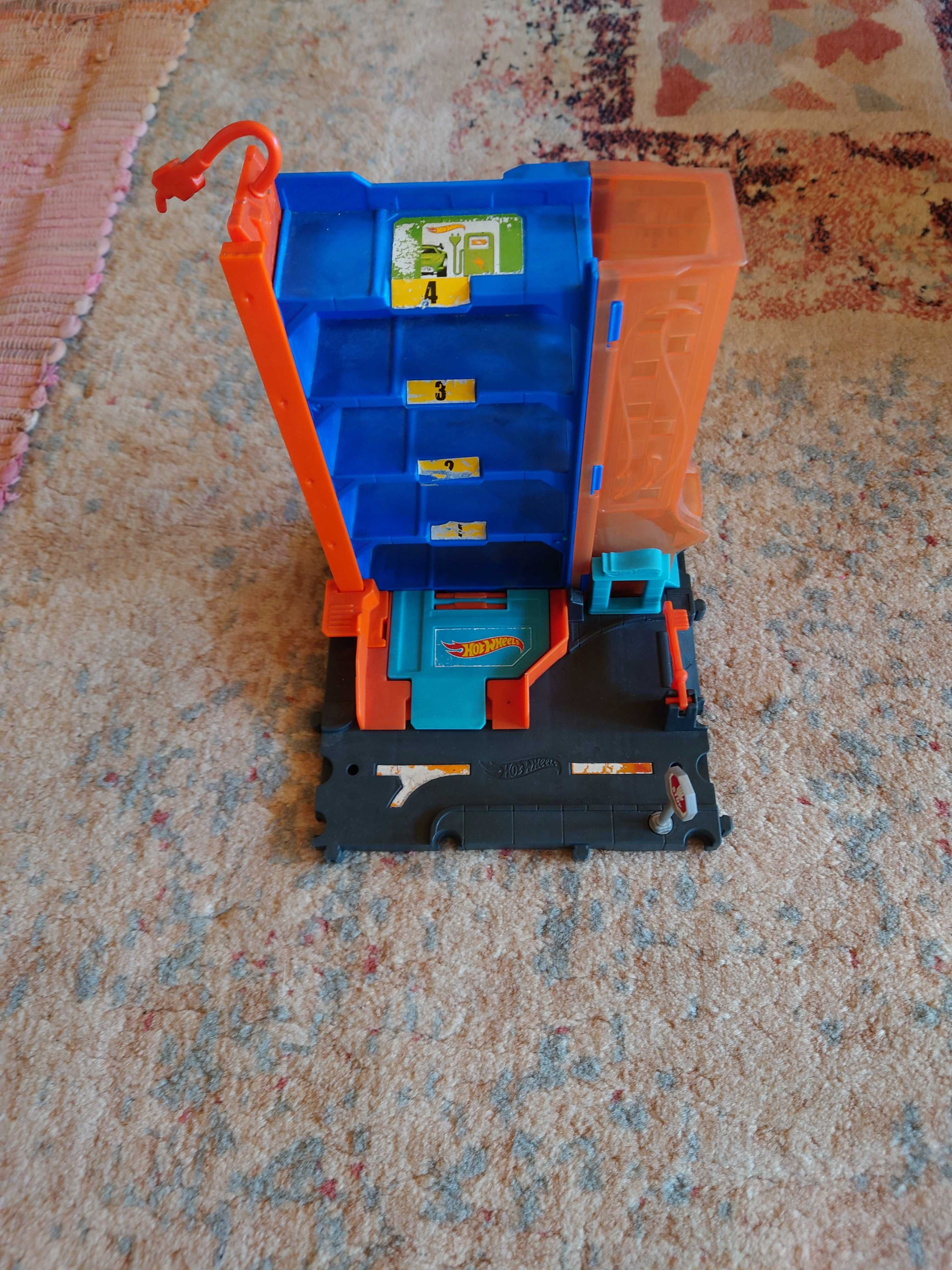 Писта Hot Wheels Attacking shark атакуващата акула
