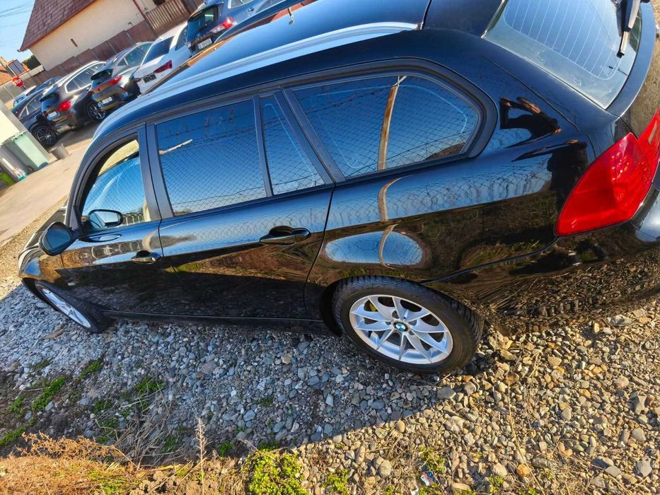 Vând BMW seria 3 an 2010