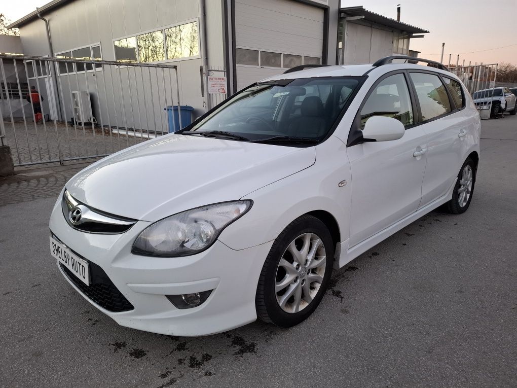 Hyundai i30 2011 На части