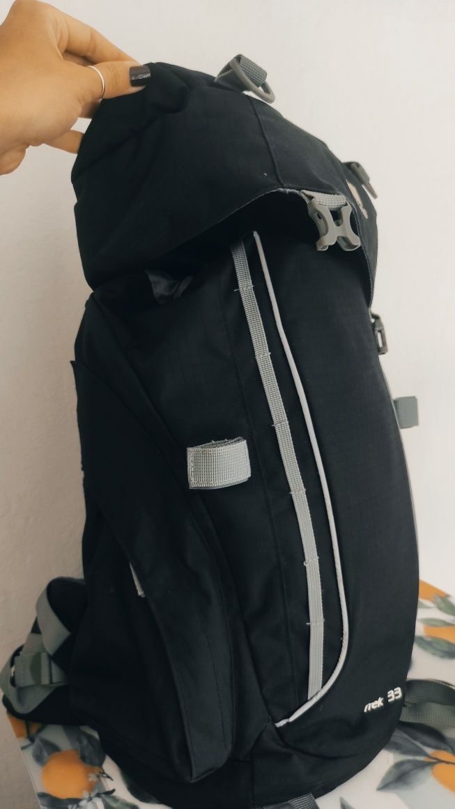 Tresspass trek 33L туристическа раница
